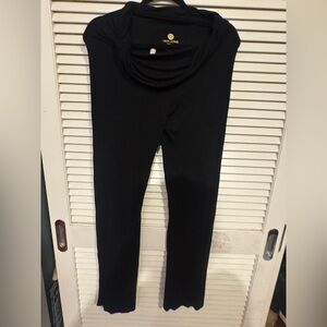 Lily Lotus Classic Black Leggings